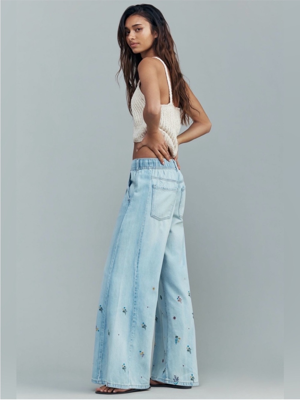 Anthropologie Pilcro Adi Mid-Rise Flare Ditsy Jeans, Size S - Picture 4 of 13